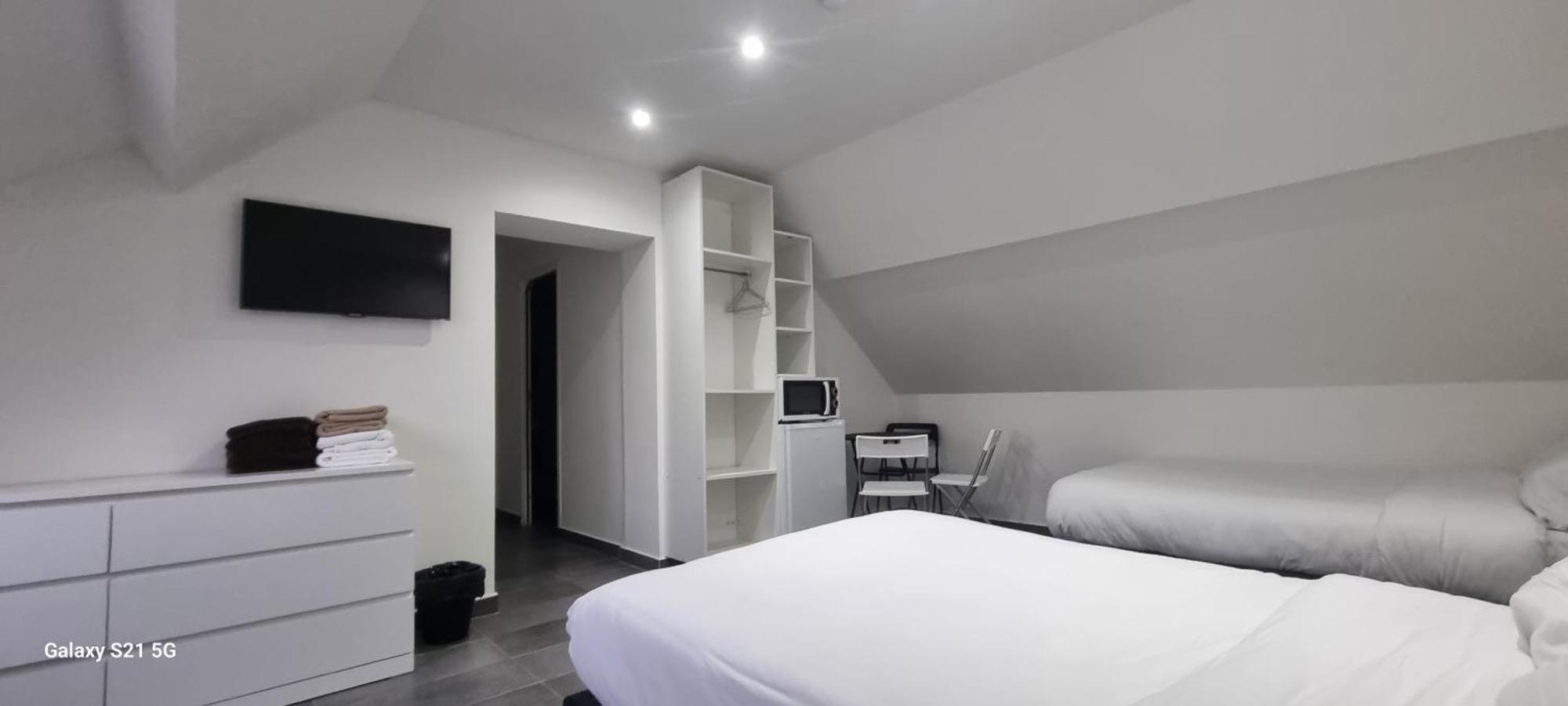 Hotel Sainte-Barbe Guignes-Rabutin Екстериор снимка